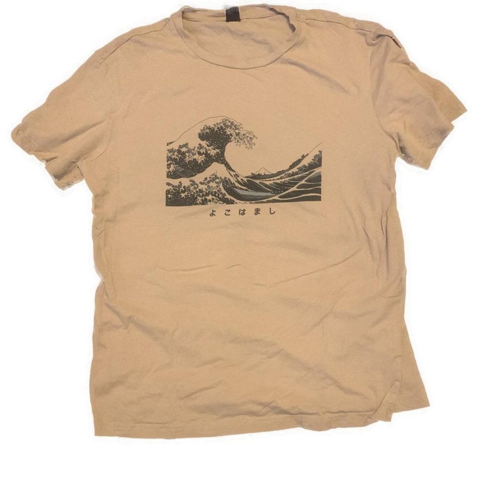 MENS M - Graphic Tee Wave with text - DM for questions or bundle deal